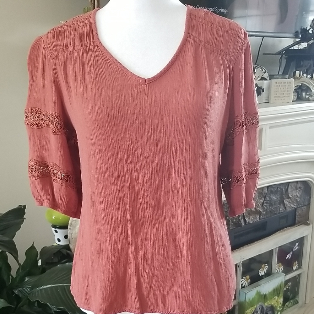 V-Neck Crochet Sleeve Blouse in Brown